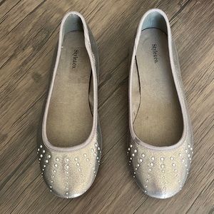 Style & Co (bought from Macy’s) pewter flats size 6 (adult).